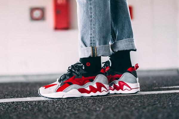 Mizuno x Highsnobiety Wave Rider 
